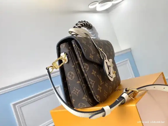 Official oldcobbler LOUIS VUITTON POCHETTE METIS 0607